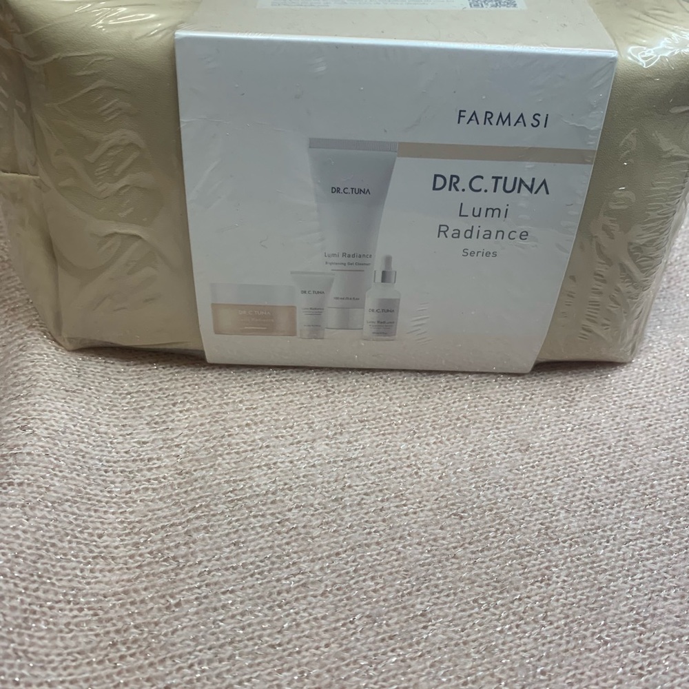 Farmasi Lumi Radiance Skincare Set - White & Cream